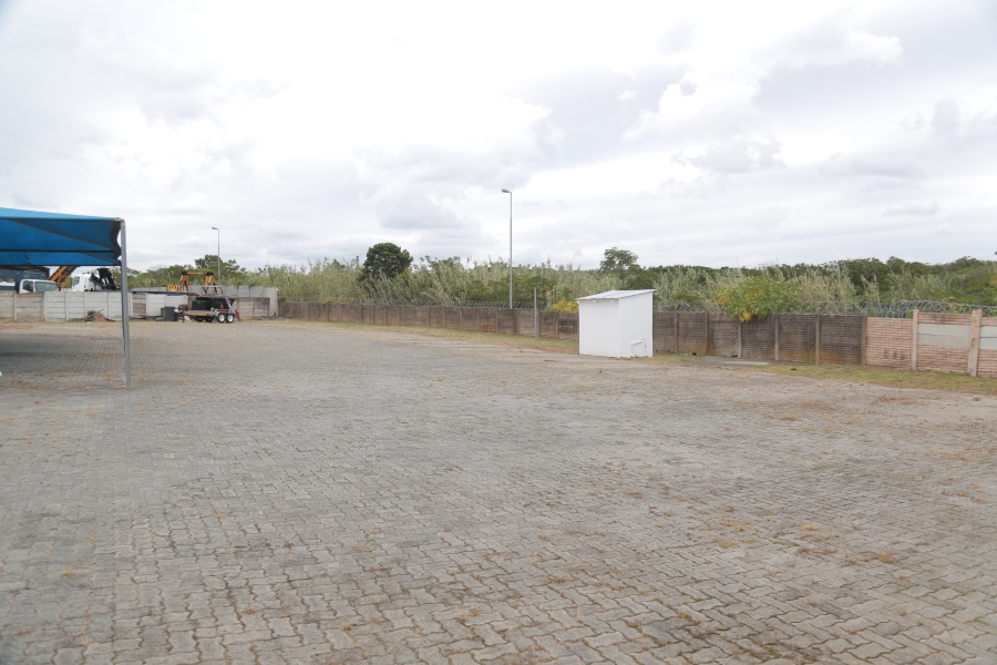 To Let commercial Property for Rent in Beacon Bay North Eastern Cape